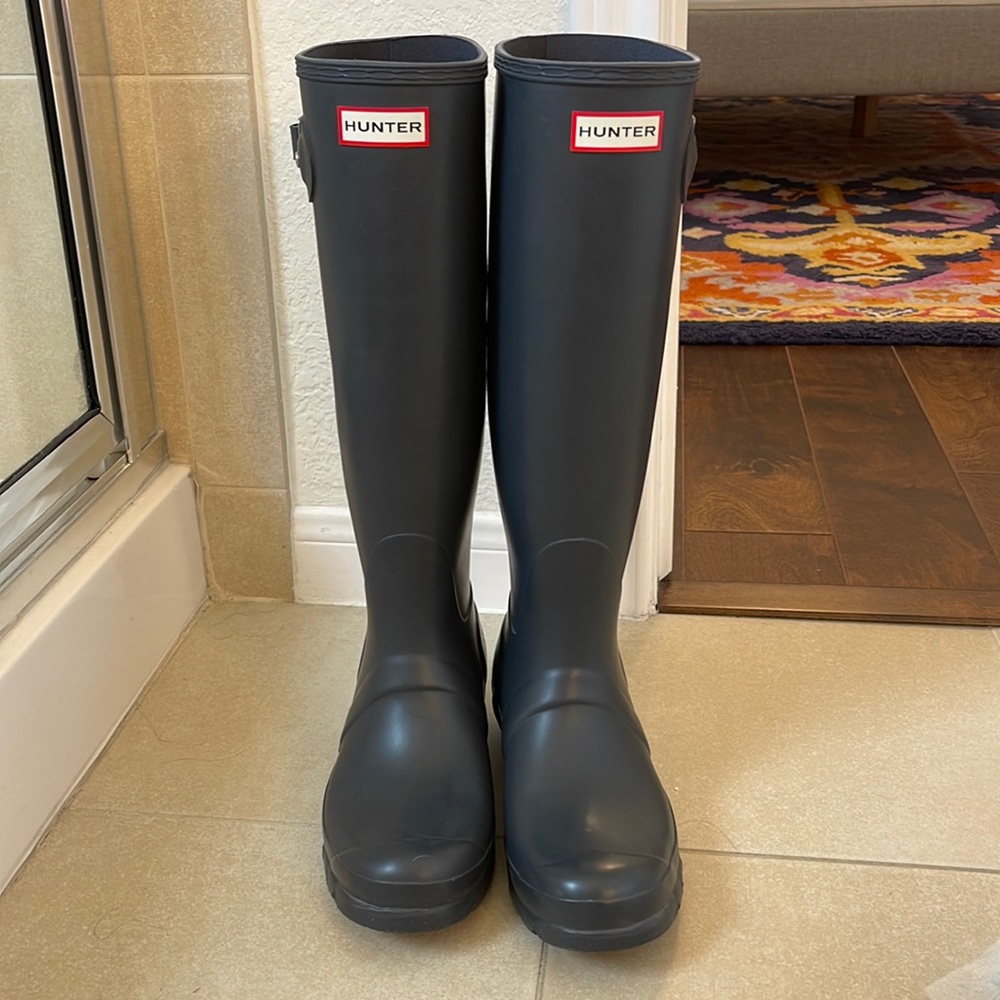 Hunter Tall Matte Rain Boots, gray, size 8